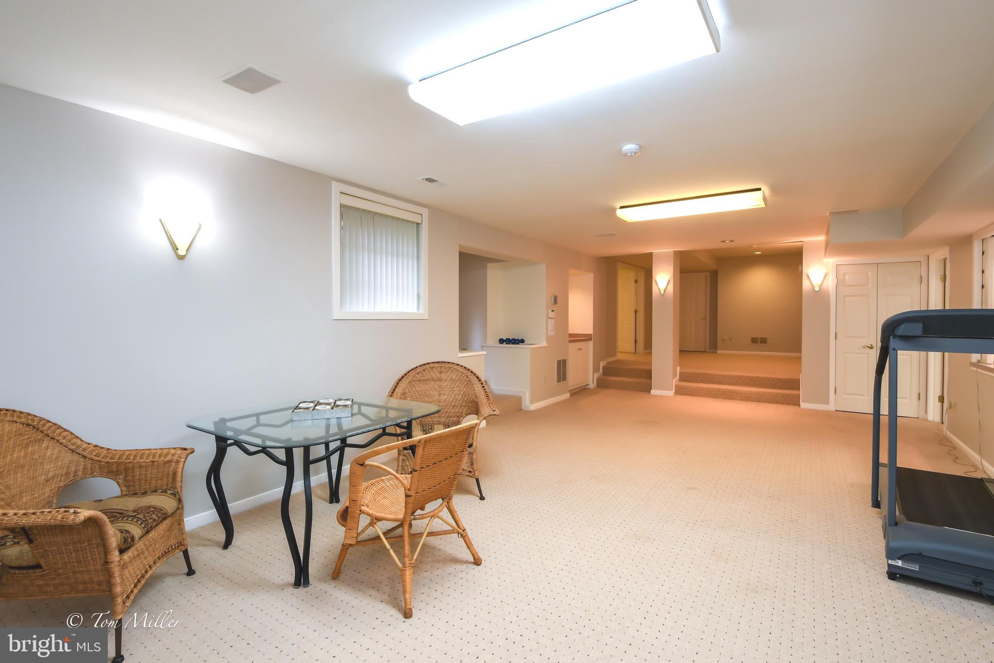 SUNSET KNOLL - Residential