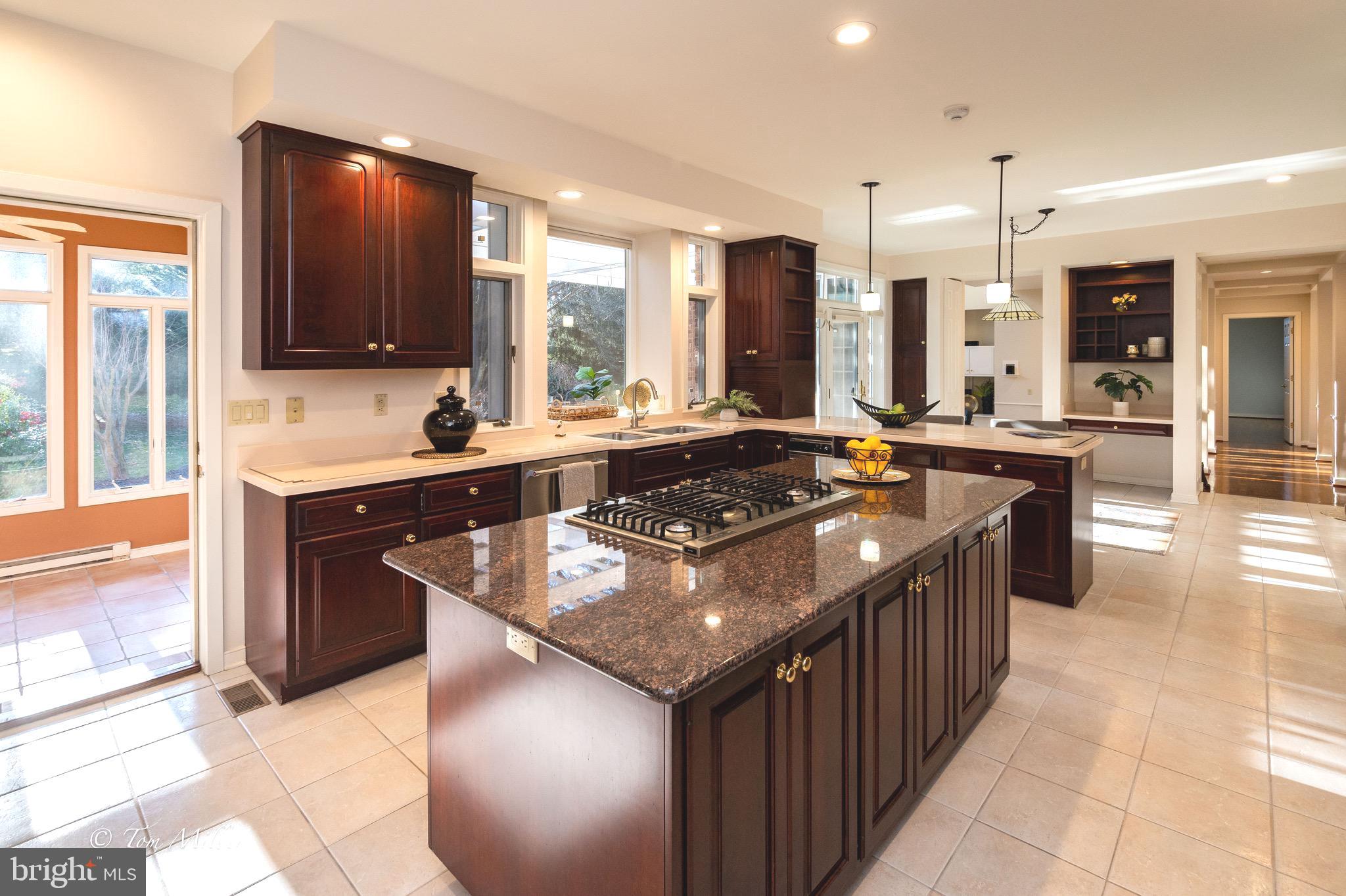 SUNSET KNOLL - Residential