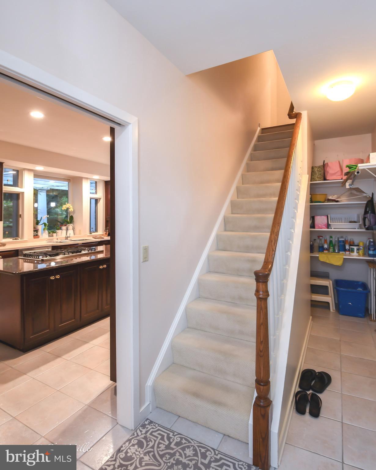 SUNSET KNOLL - Residential