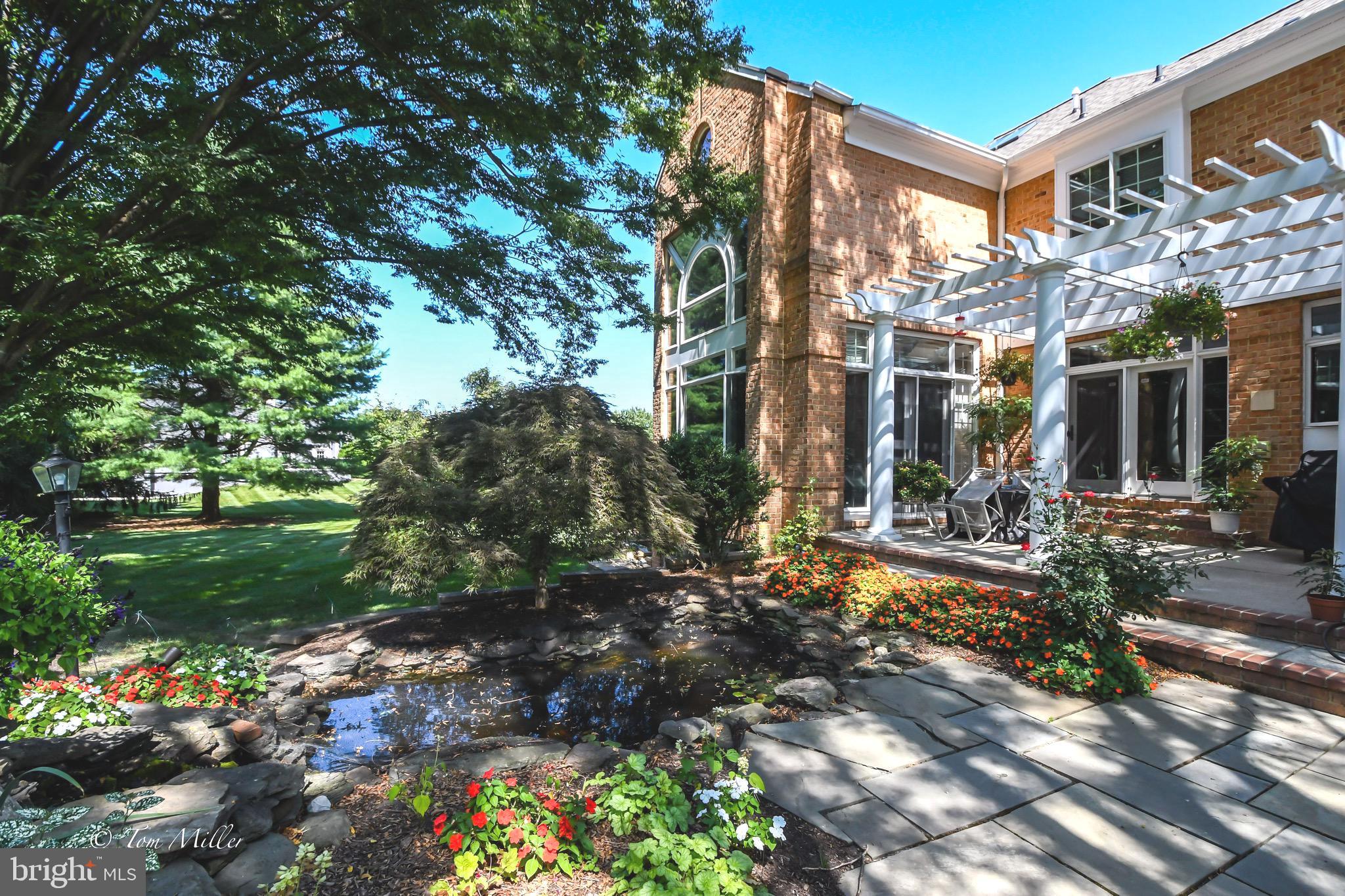 SUNSET KNOLL - Residential