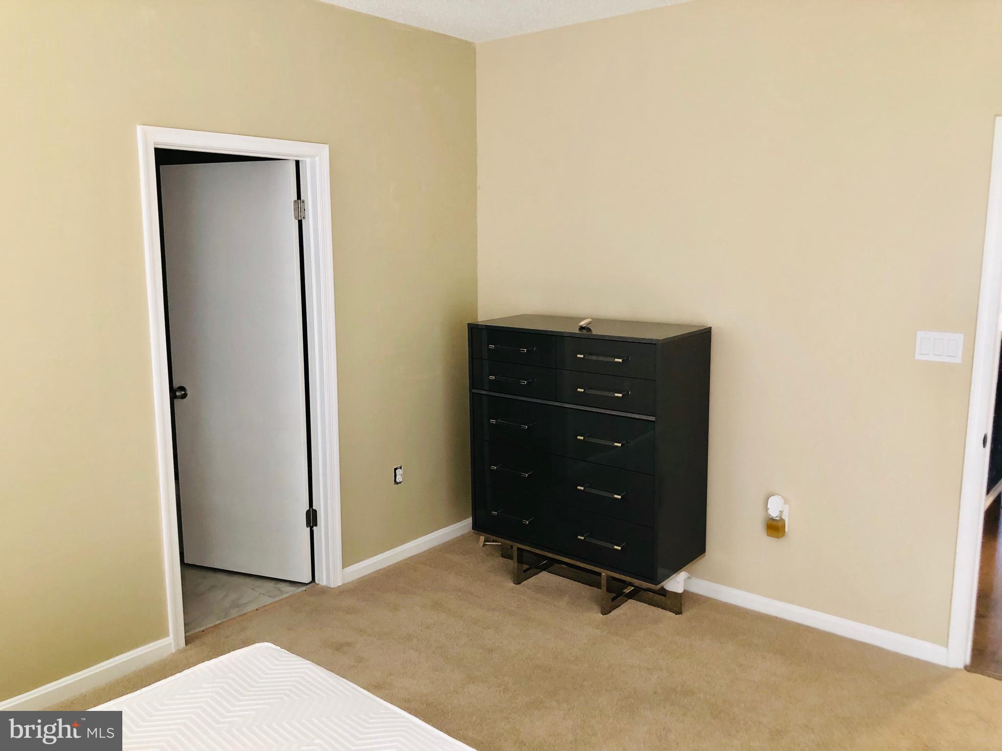 BRISTOL PARK - Residential