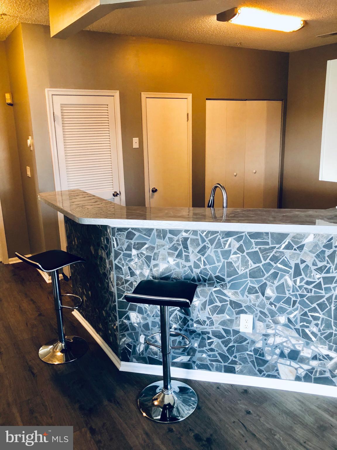 BRISTOL PARK - Residential