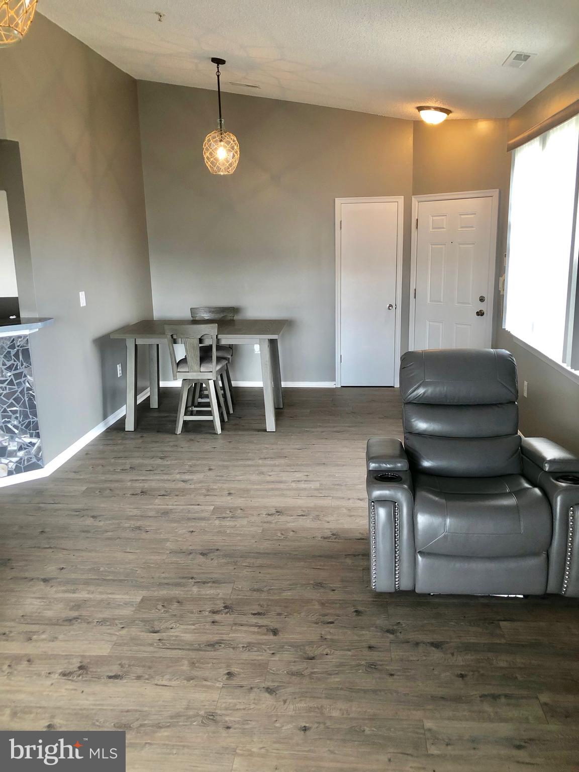 BRISTOL PARK - Residential