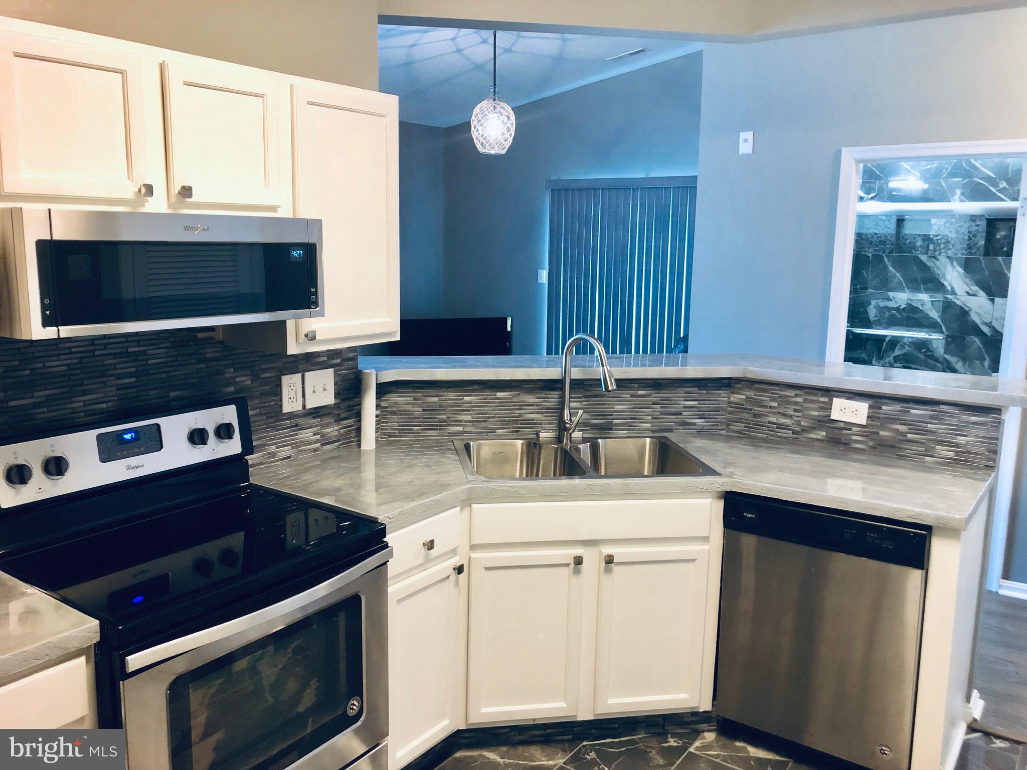 BRISTOL PARK - Residential