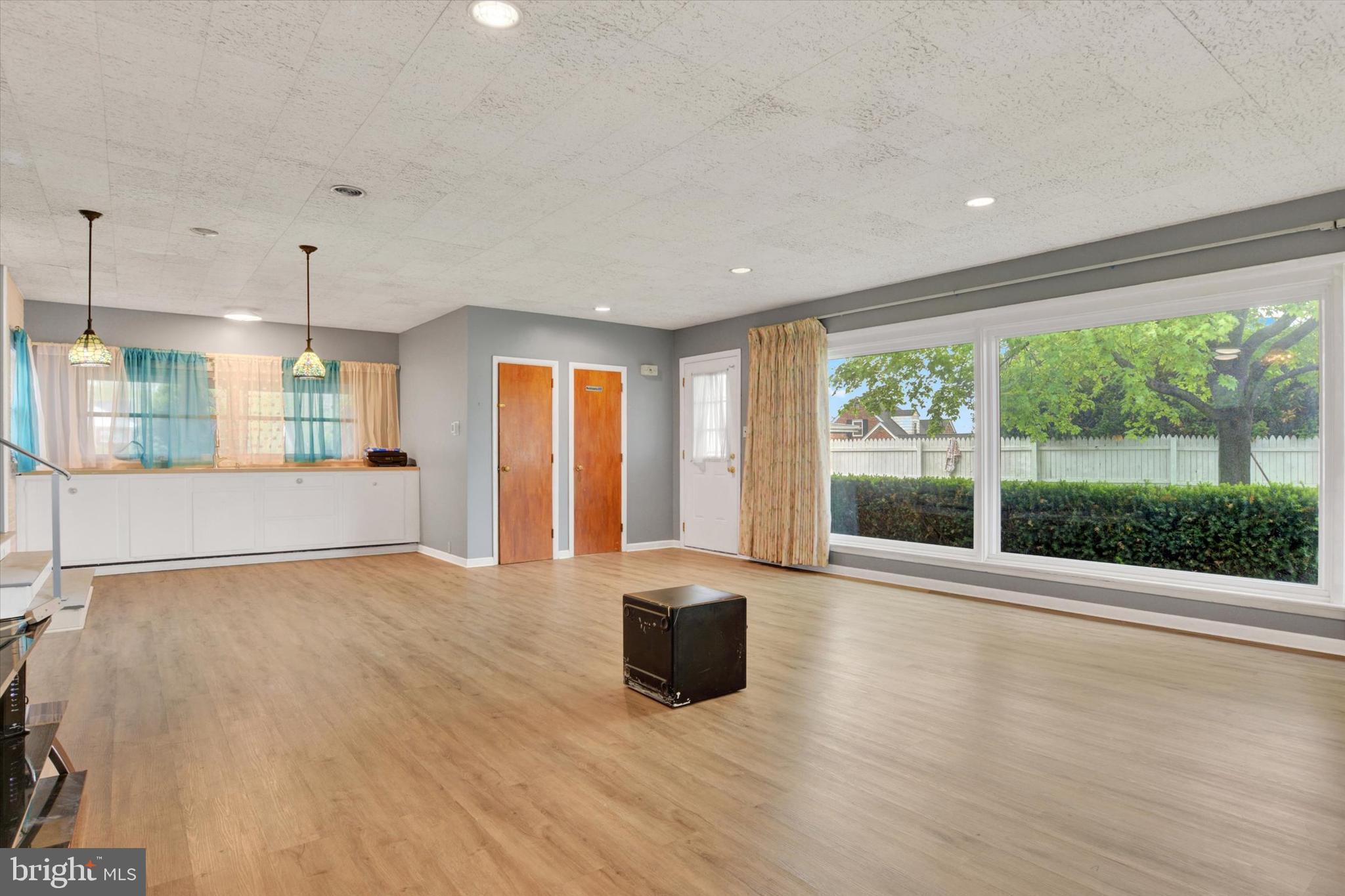 LENKER MANOR - Residential