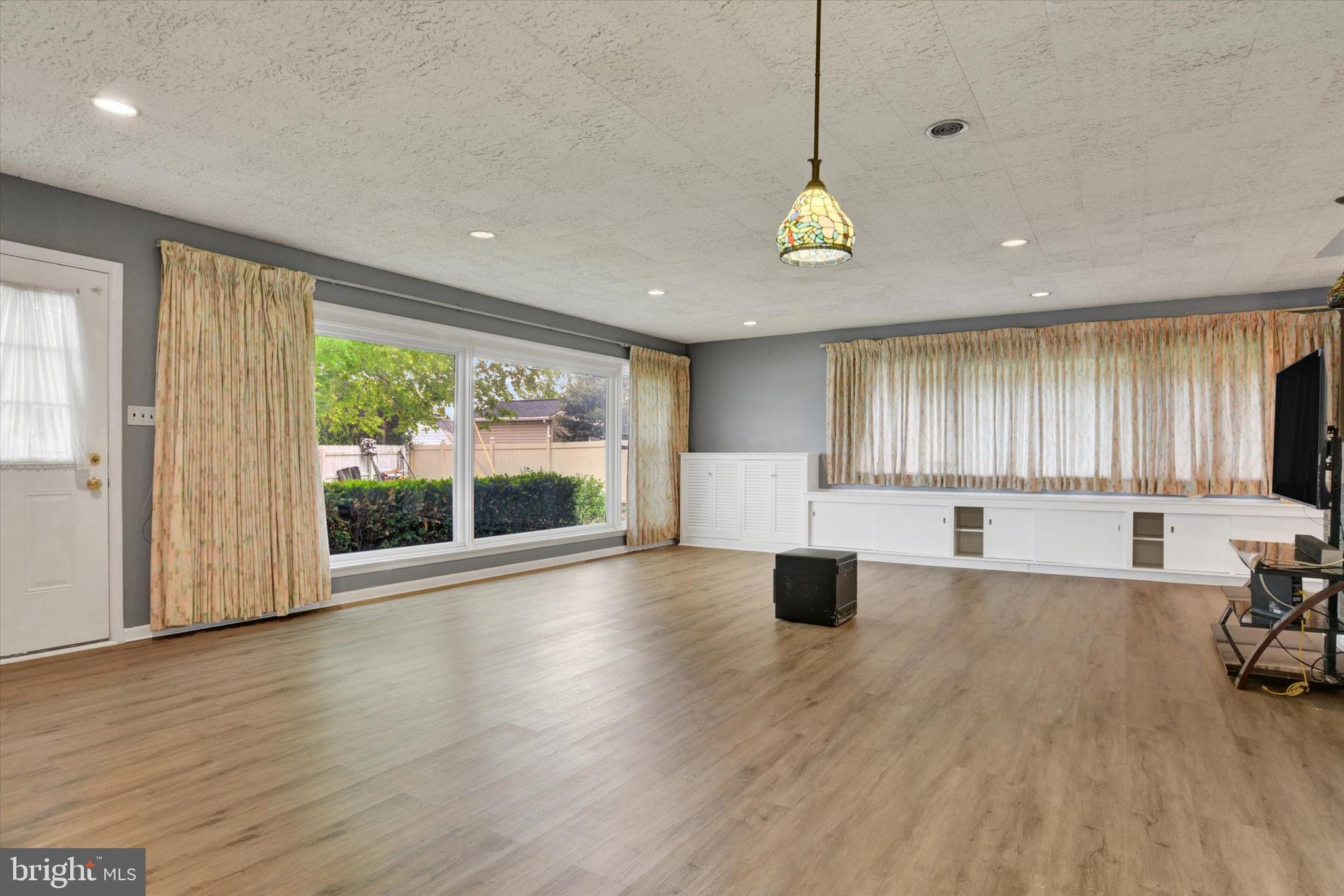 LENKER MANOR - Residential