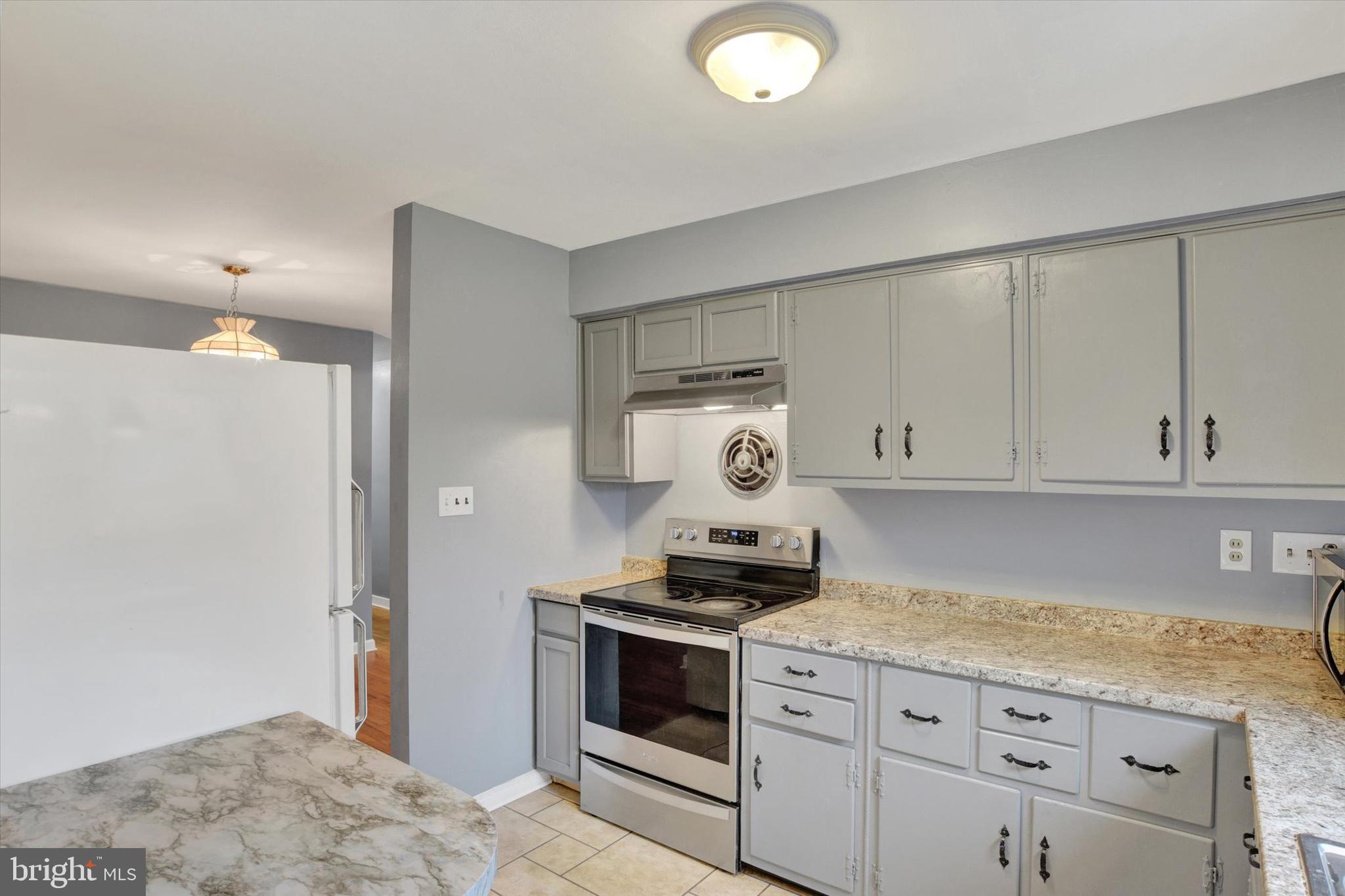 LENKER MANOR - Residential