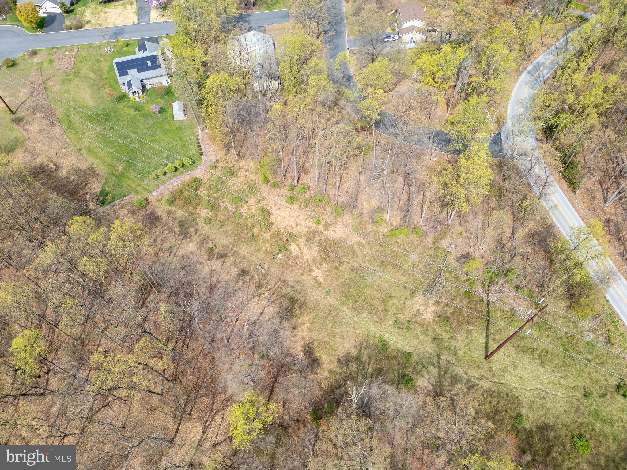 COLONIAL WOODS - Land