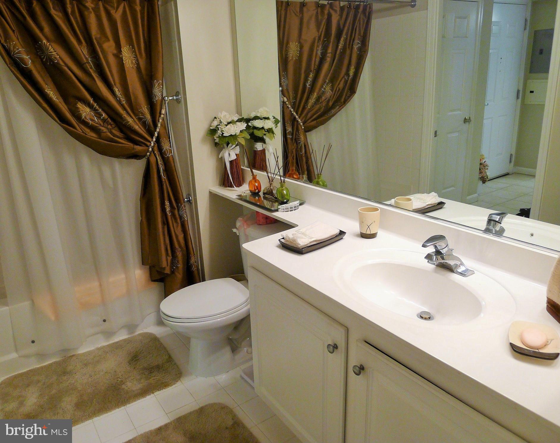 GALLERY AT WHITE FLINT - Residential