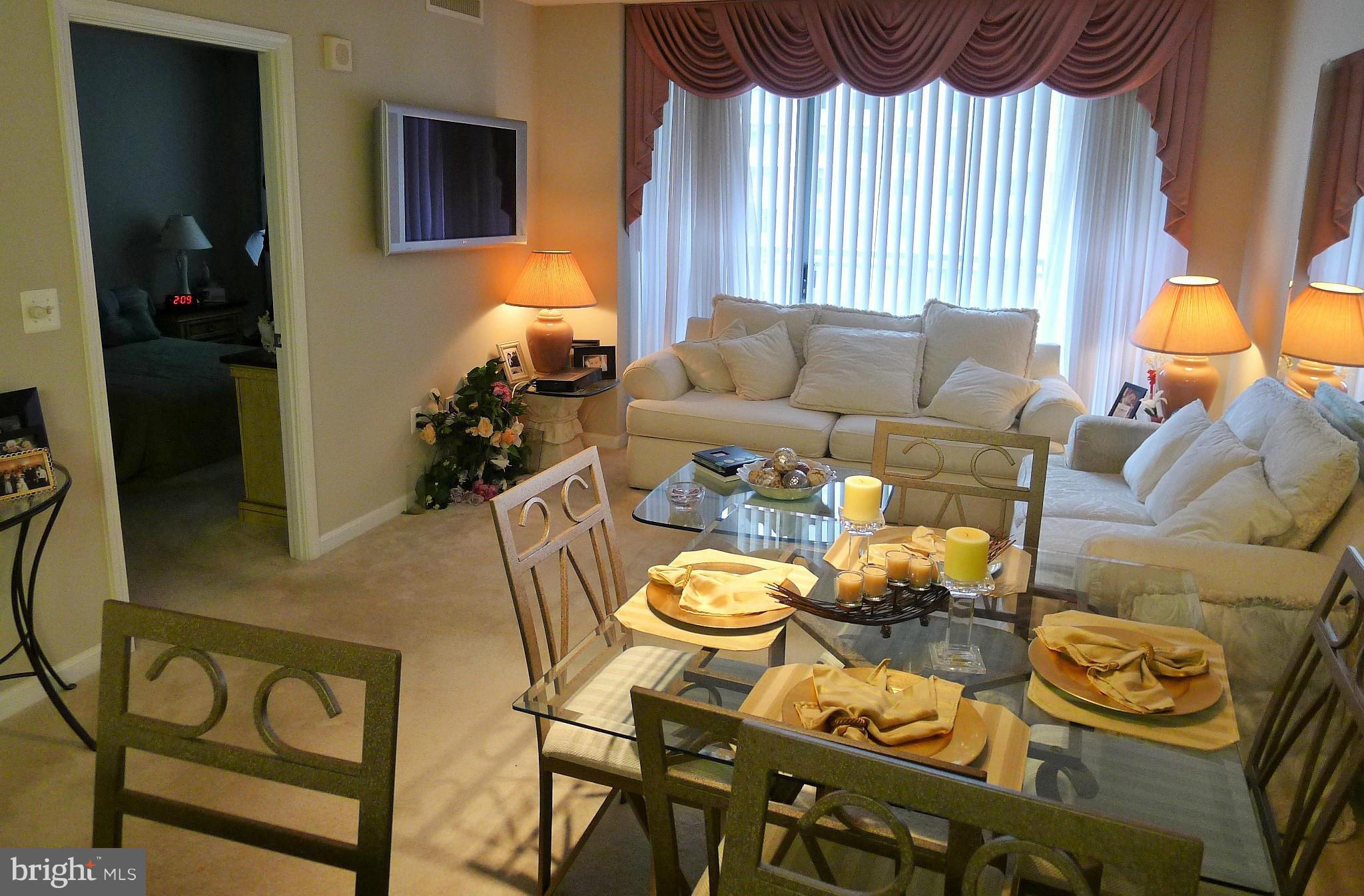 GALLERY AT WHITE FLINT - Residential