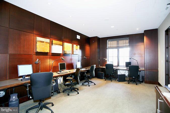 GALLERY AT WHITE FLINT - Residential