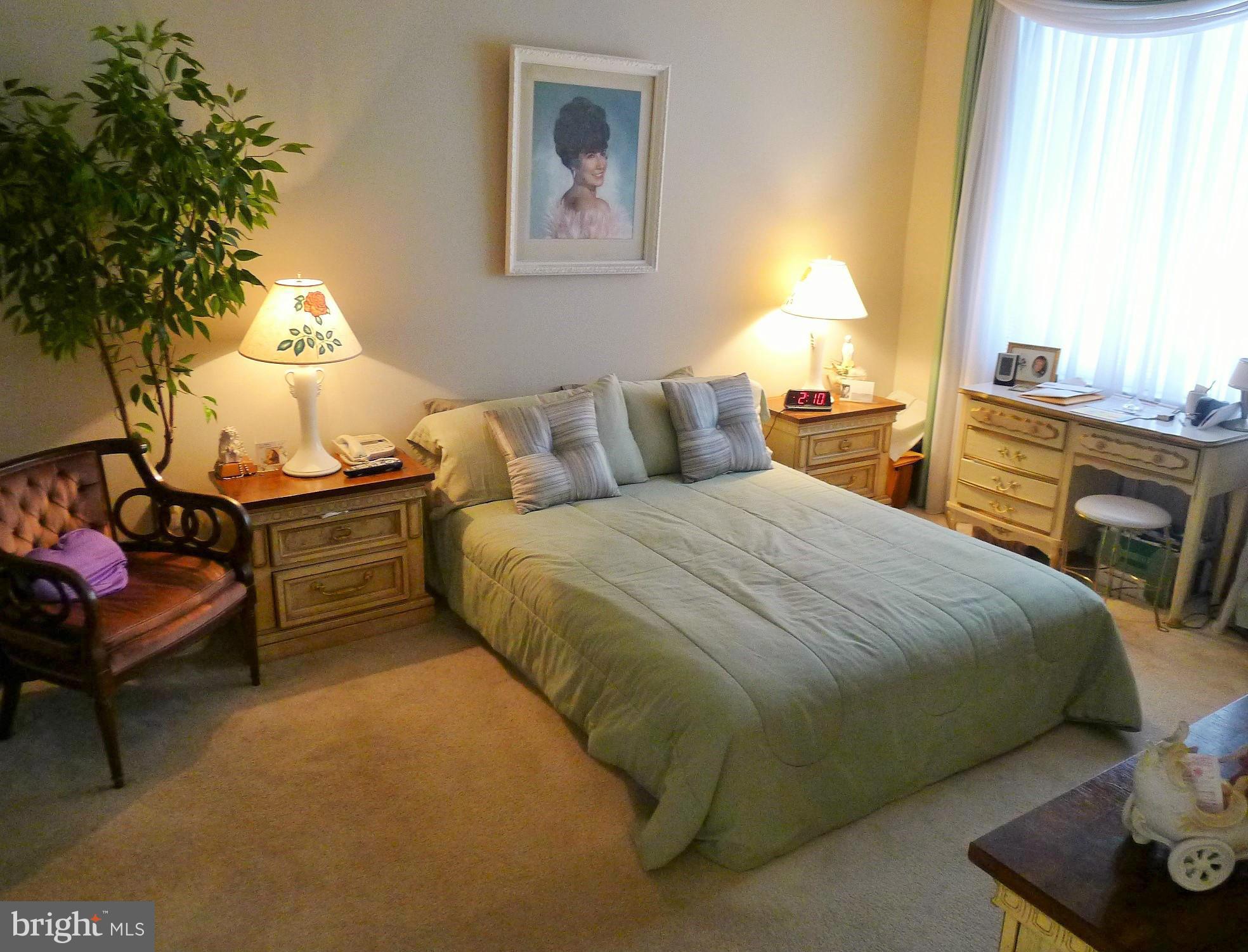 GALLERY AT WHITE FLINT - Residential