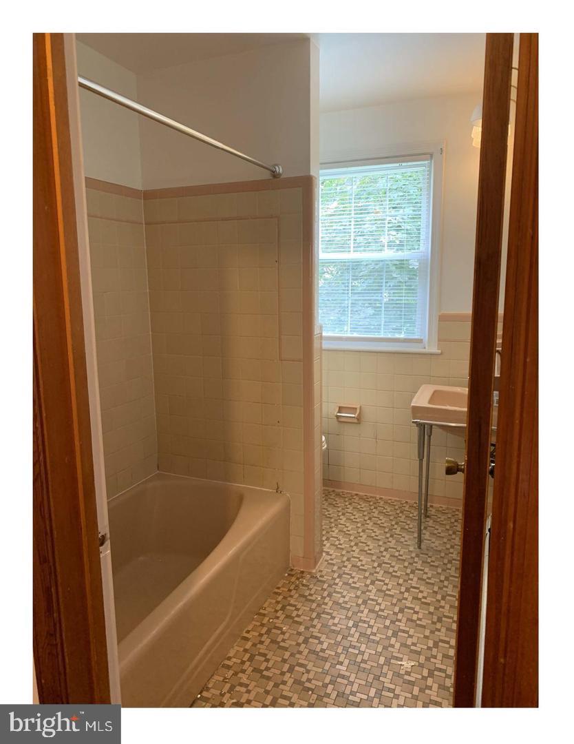 INDIAN QUEEN - Residential Lease