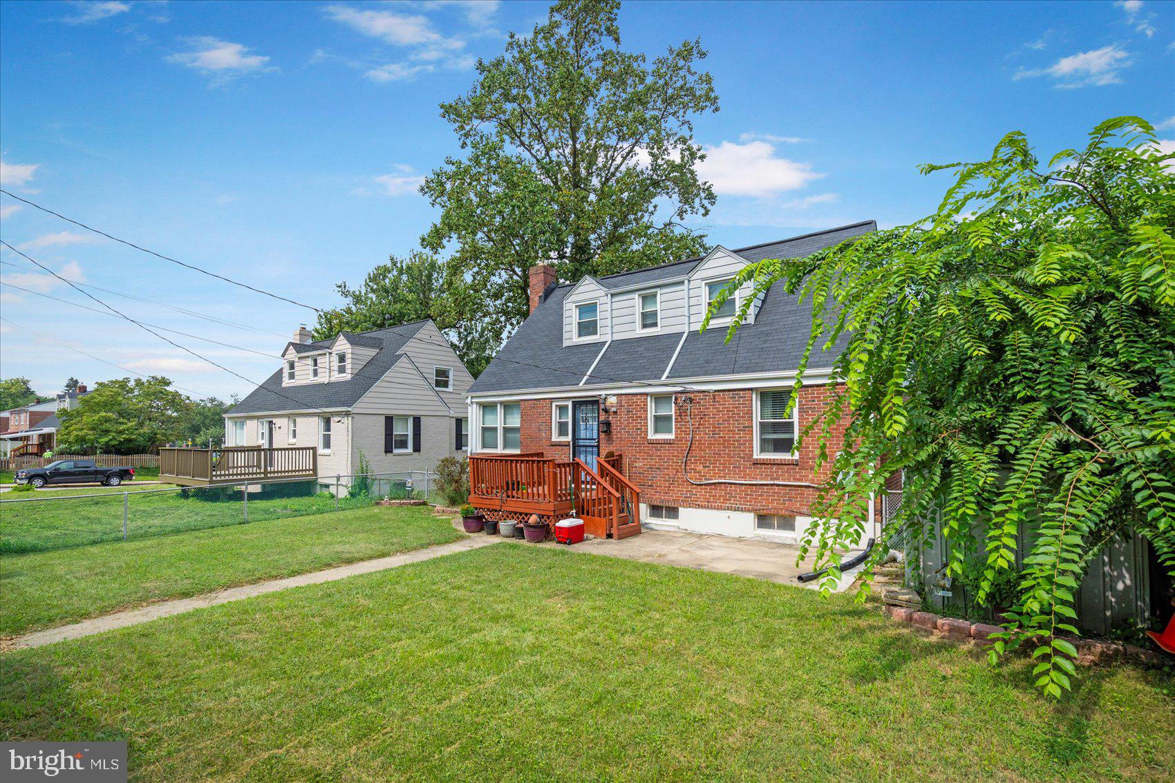 LAKE WALKER - Residential