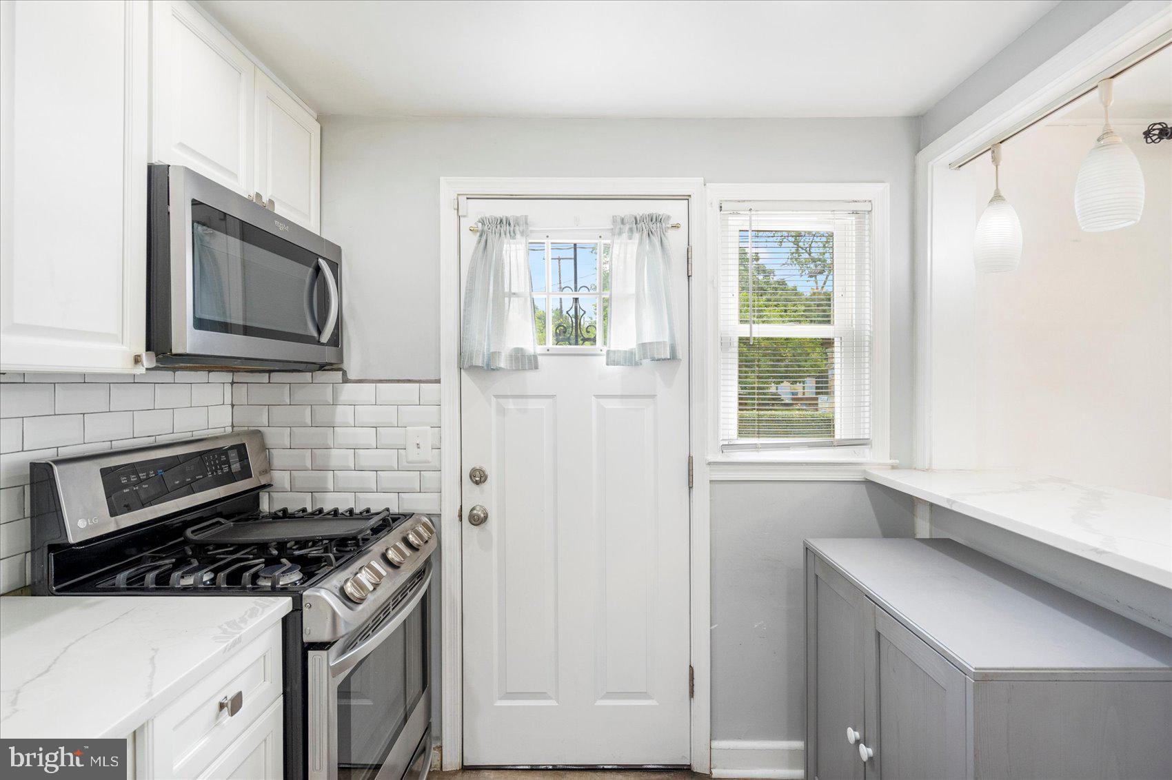 LAKE WALKER - Residential