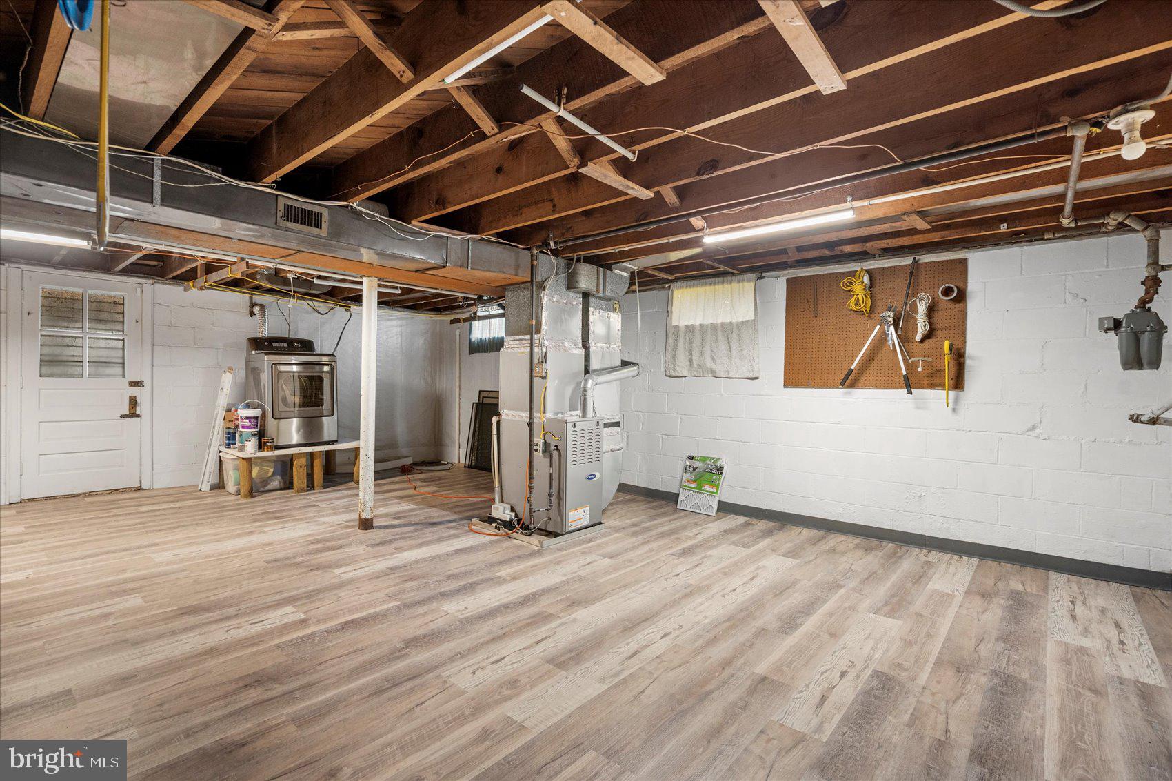 LAKE WALKER - Residential