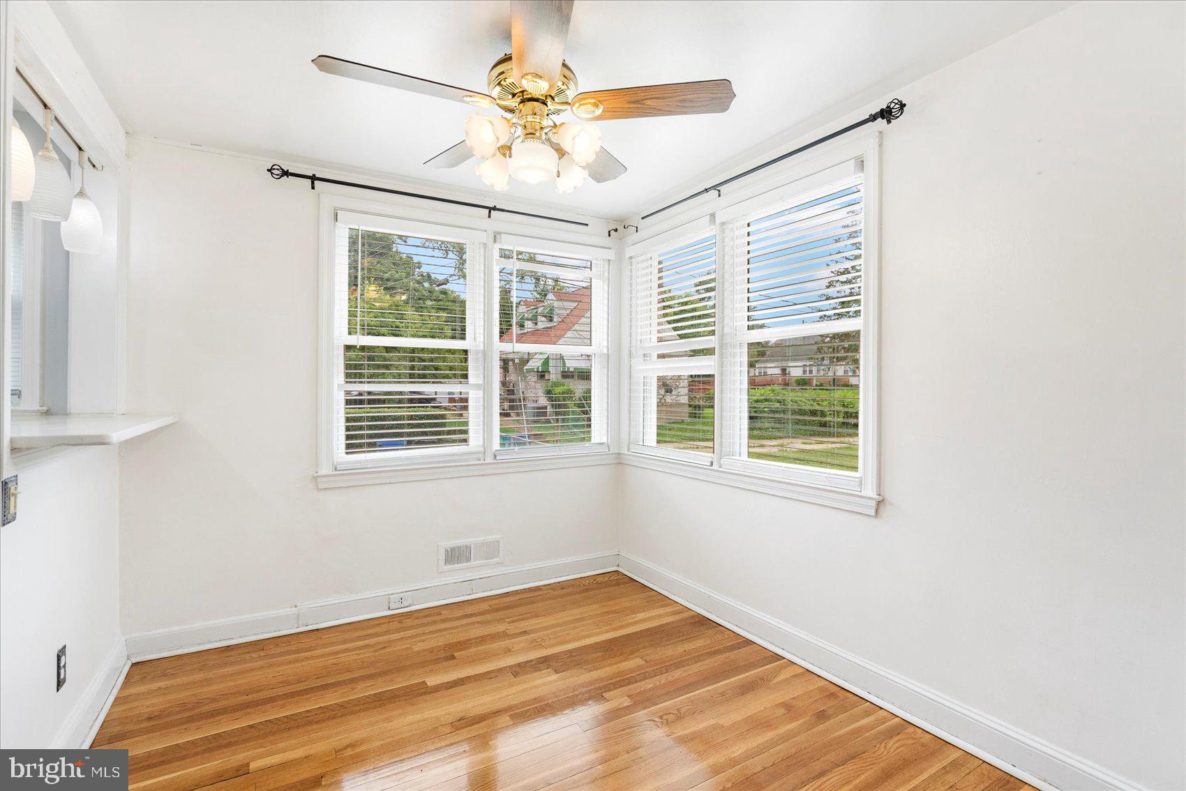 LAKE WALKER - Residential