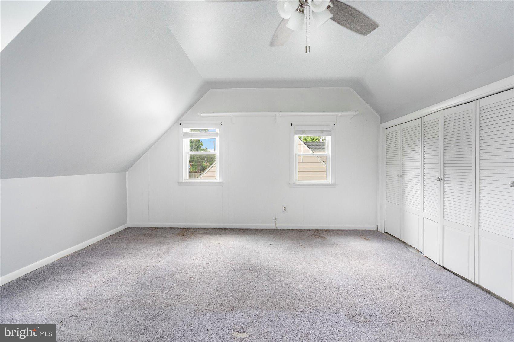 LAKE WALKER - Residential