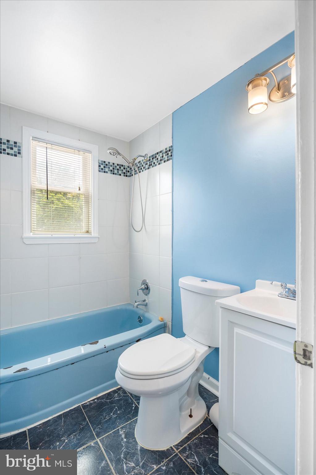 LAKE WALKER - Residential