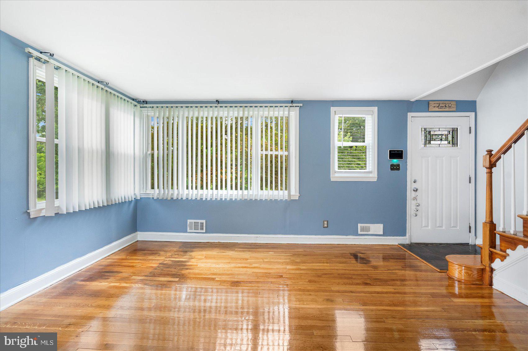 LAKE WALKER - Residential