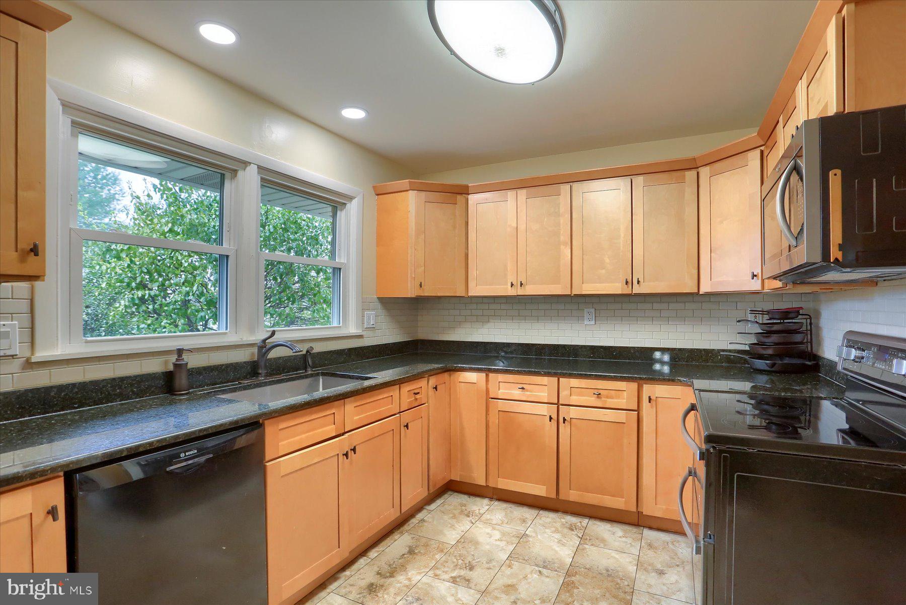 LATSHMERE MANOR - Residential