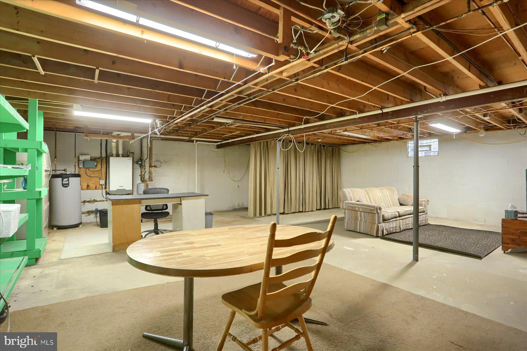 LATSHMERE MANOR - Residential