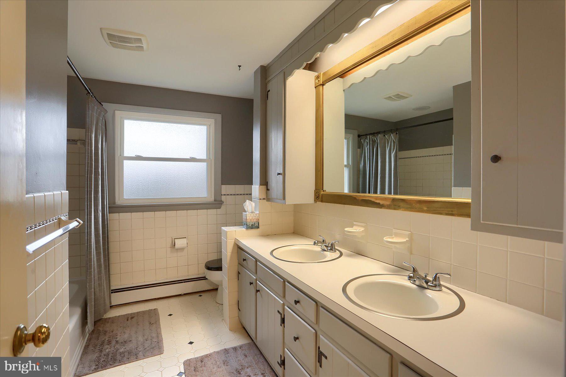 LATSHMERE MANOR - Residential