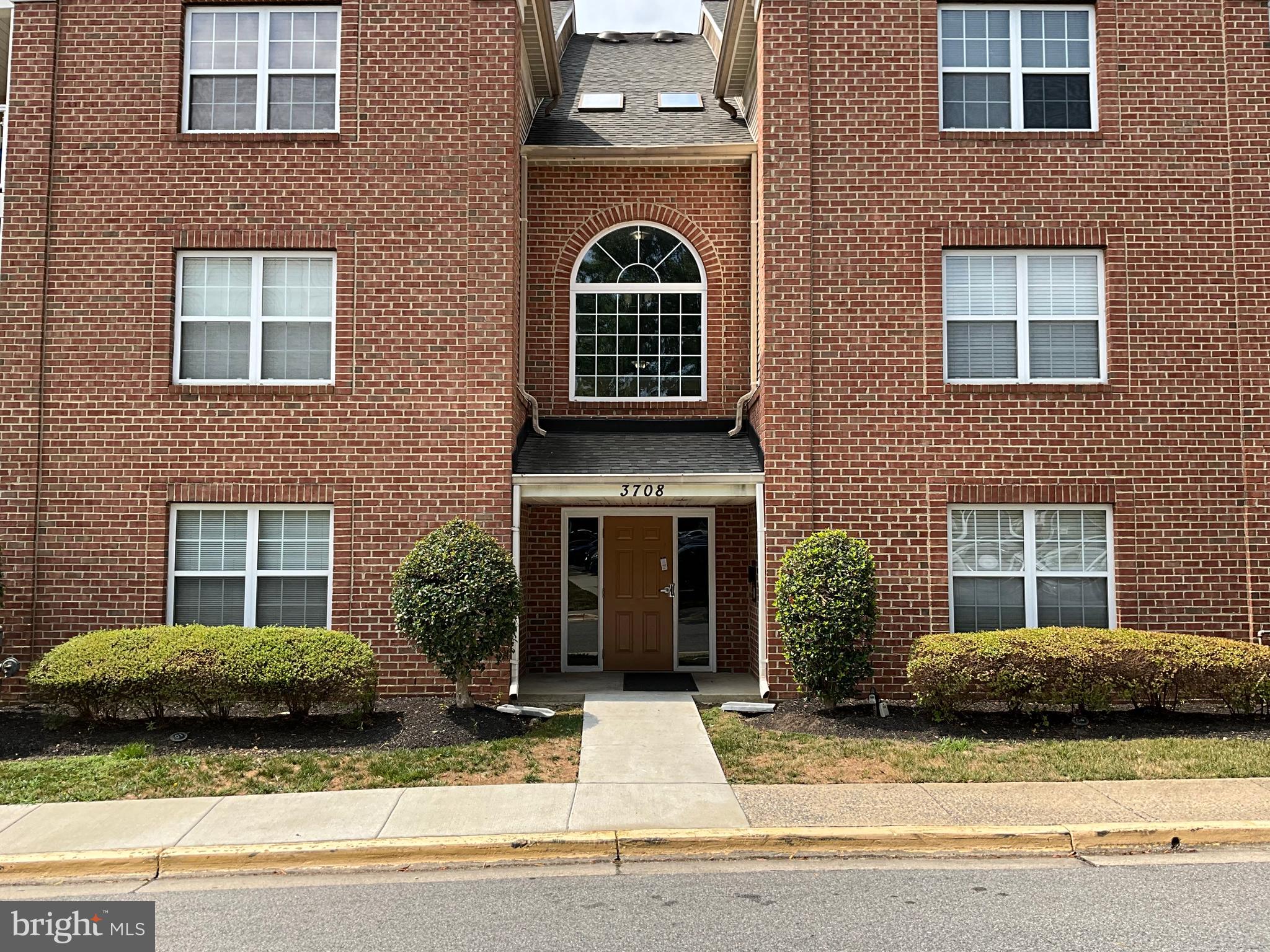 COVINGTON CONDOMINIUMS - Residential