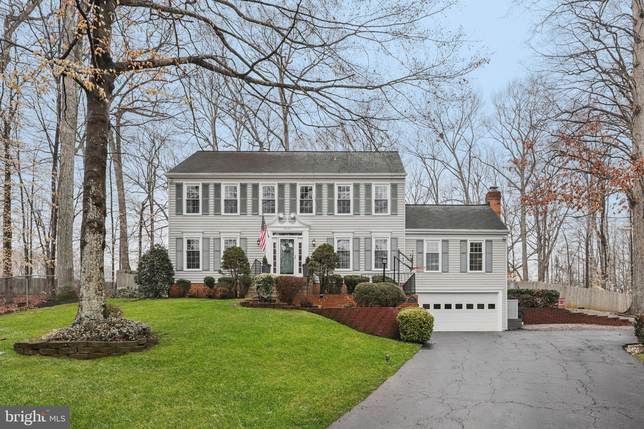 LONGWOOD ESTATES - Residential