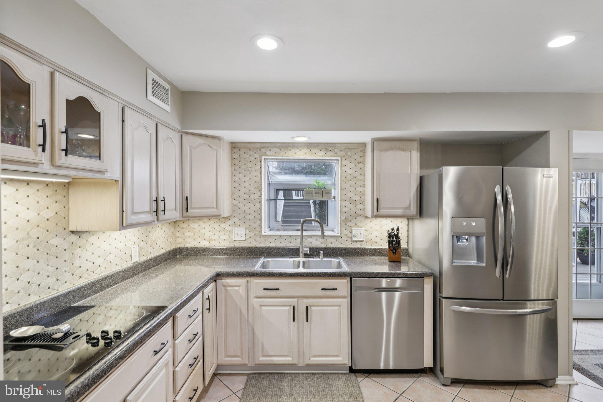 LONGWOOD ESTATES - Residential