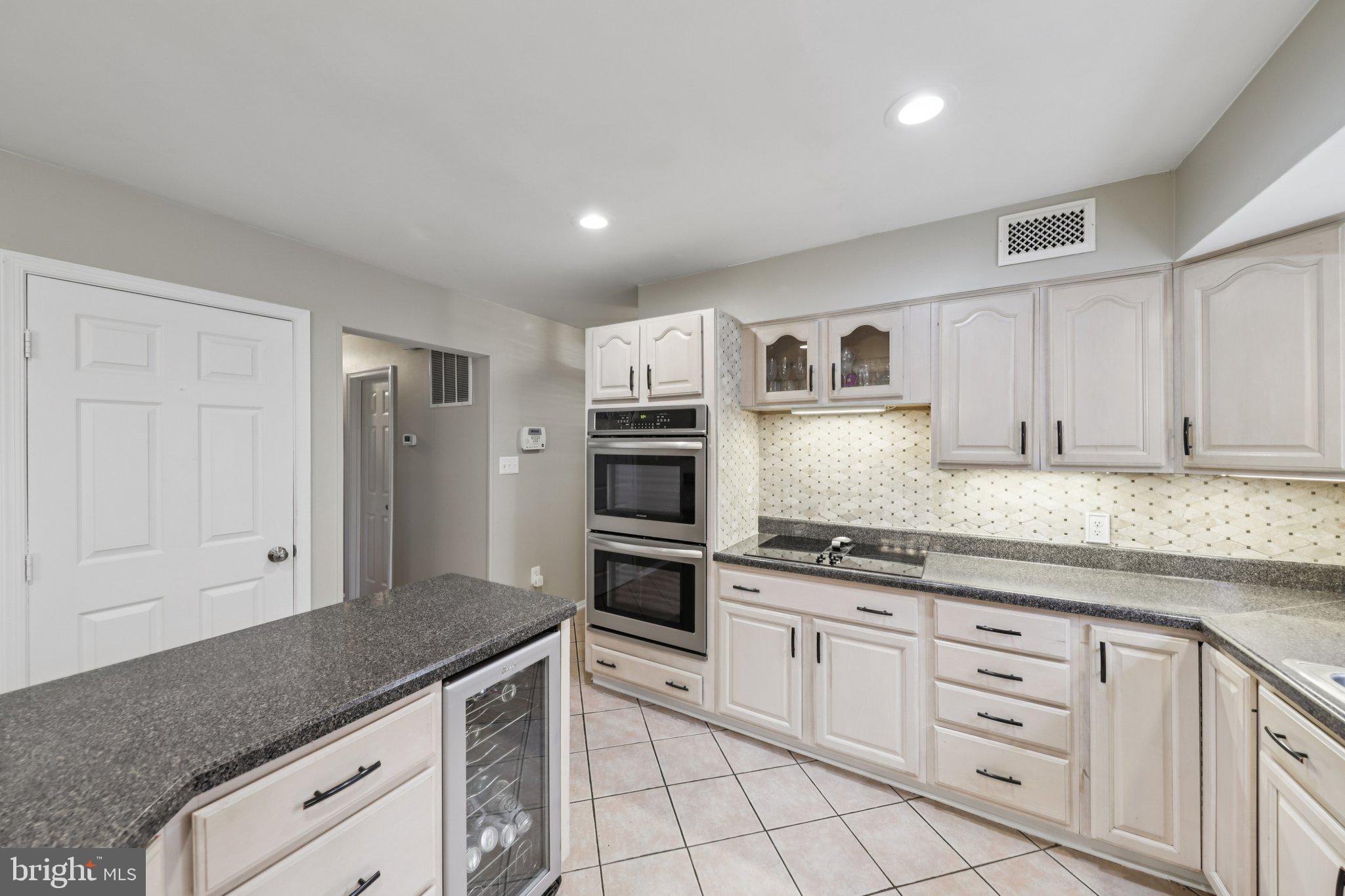 LONGWOOD ESTATES - Residential