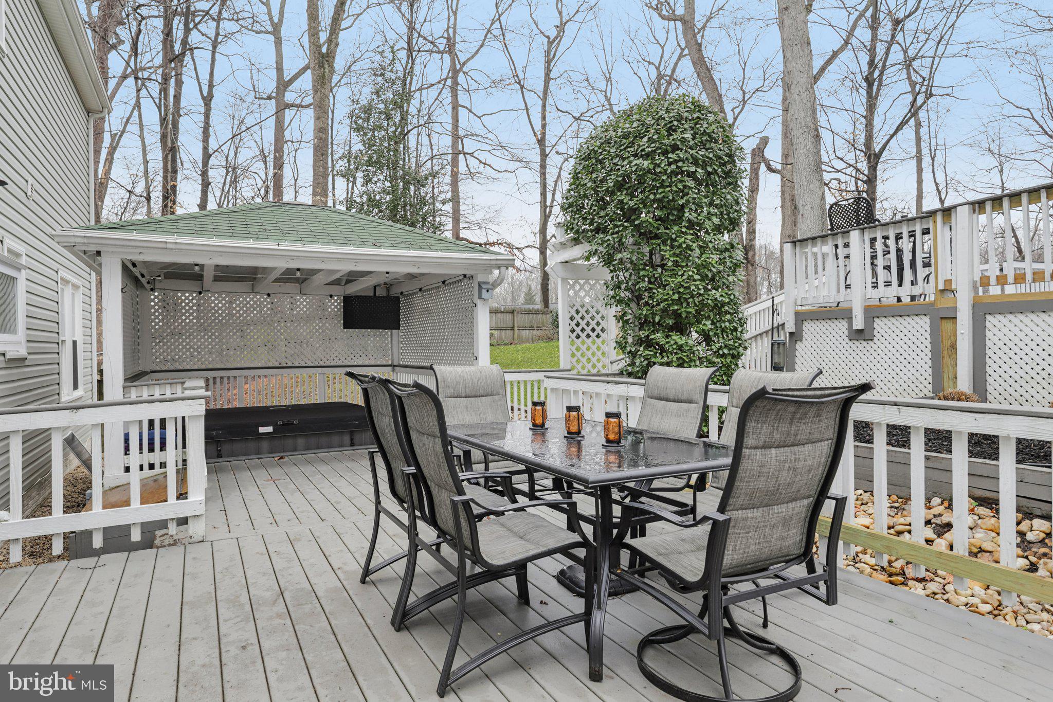 LONGWOOD ESTATES - Residential