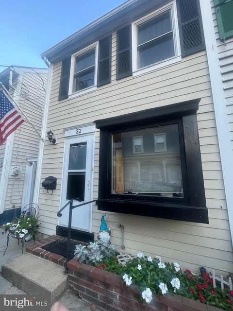 Photo of 32 Thompson Street #32, BORDENTOWN, NJ 08505 (MLS # NJBL2117080)