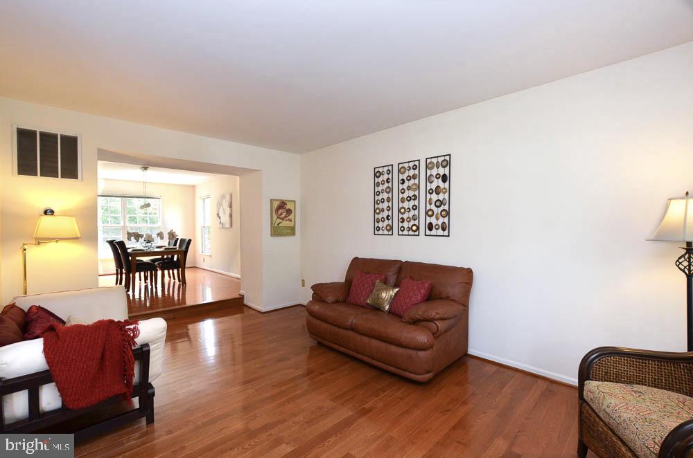 POTOMAC LAKES - Residential