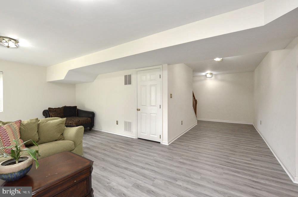 POTOMAC LAKES - Residential