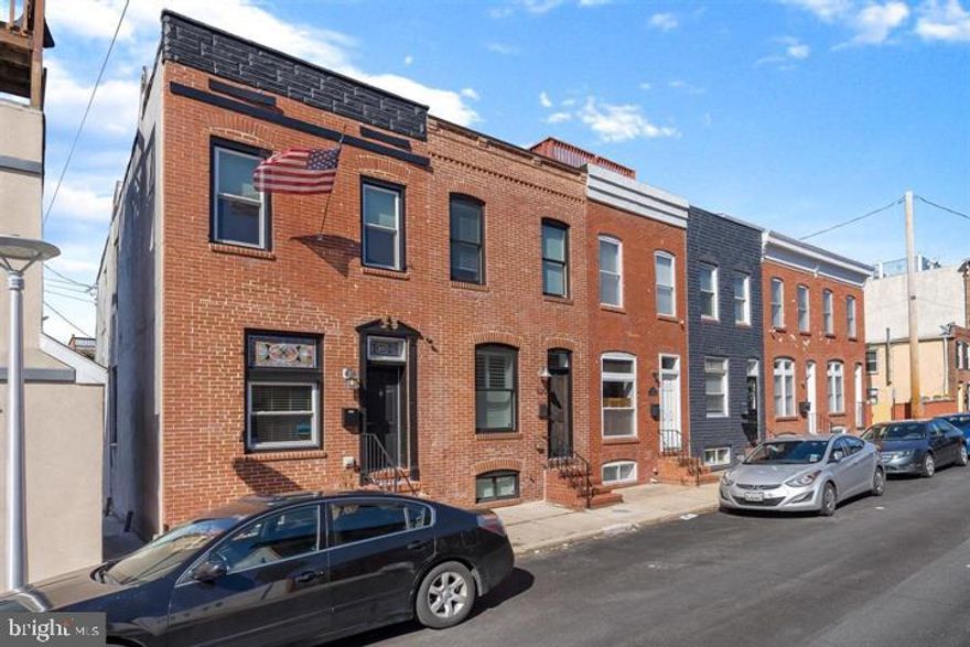 This beautiful end of group townhome located in the heart of canton has 2 bedrooms and 1.5 baths. The first floor has 9 foot ceilings and open floor plan from the living room to the kitchen with a first floor half bath. Just blocks from canton square and Patterson park this listing also has a parking pad in the rear for hassle free parking.

Available for rent on 1/7