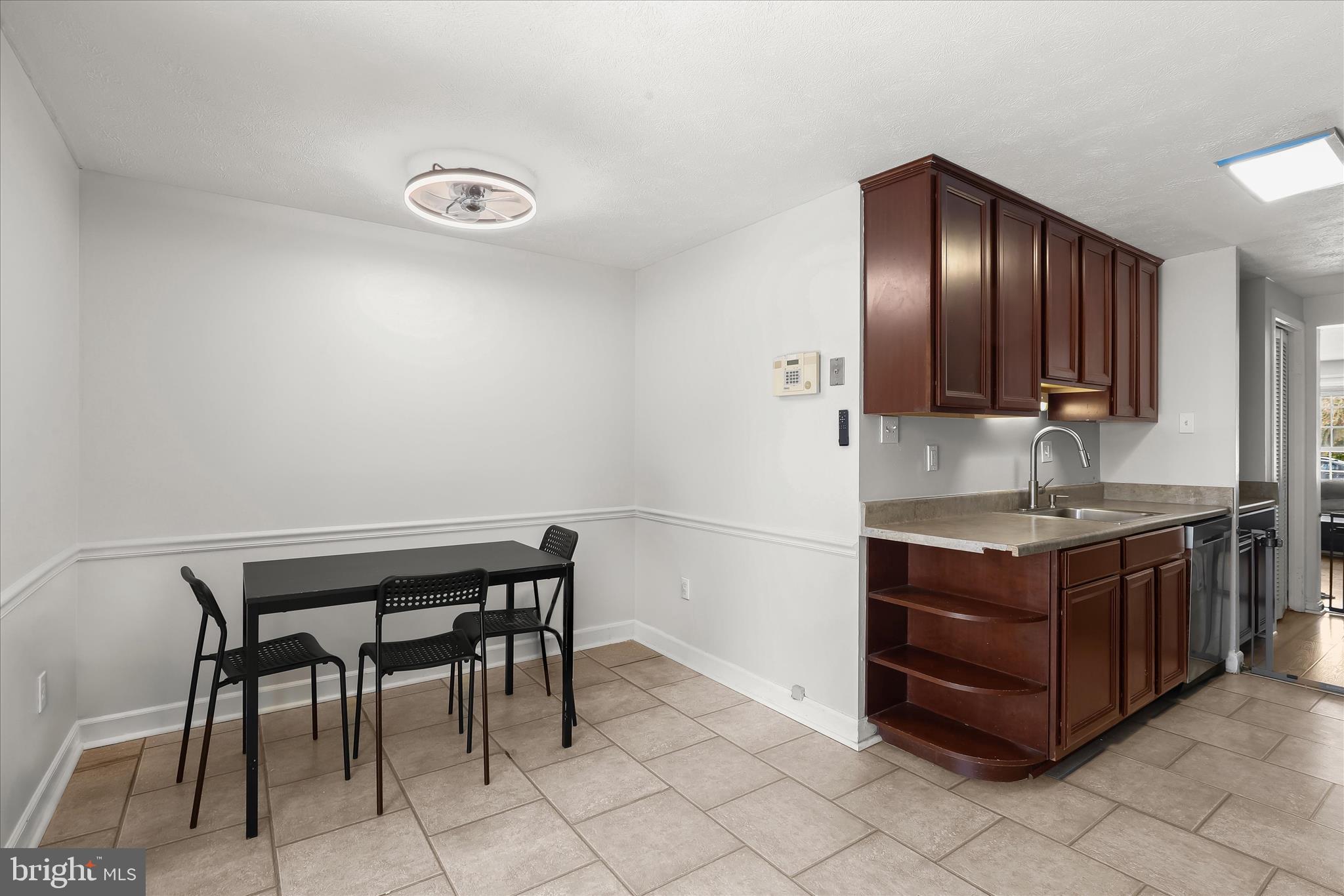 VILLAGE OF OWEN BROWN - Residential