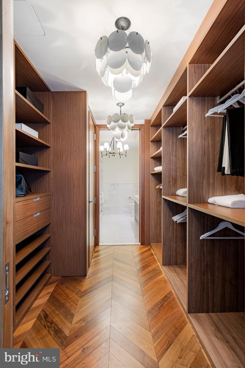FOUR SEASONS PRIVATE RESIDENCES - Residential Lease