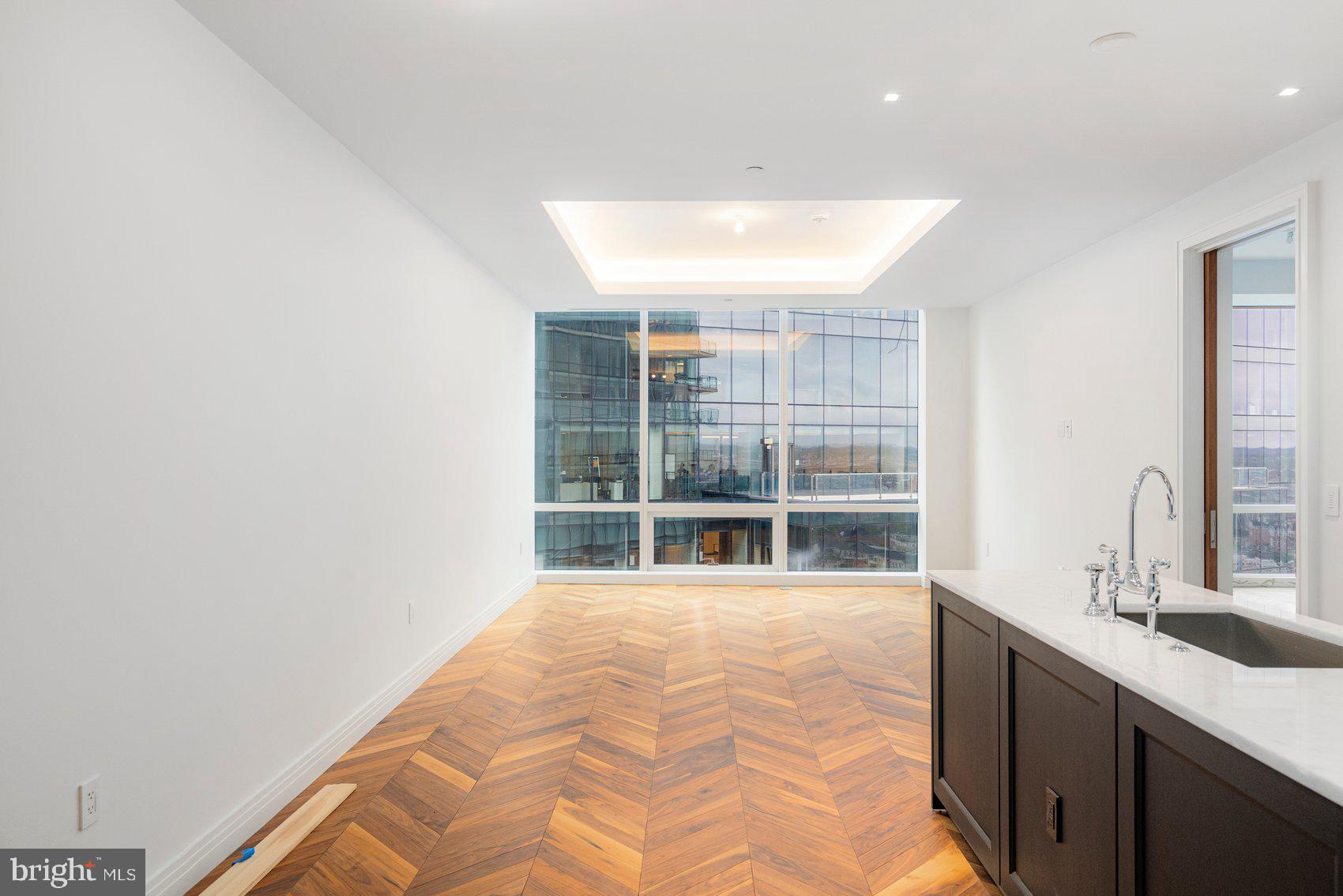 FOUR SEASONS PRIVATE RESIDENCES - Residential Lease