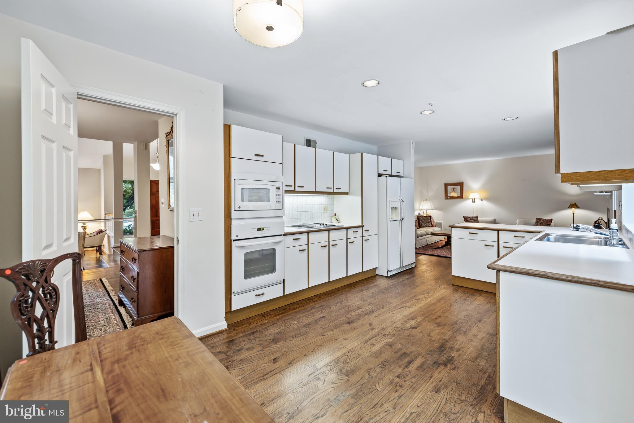 THE MEADOWS OF GREEN SPRING - Residential