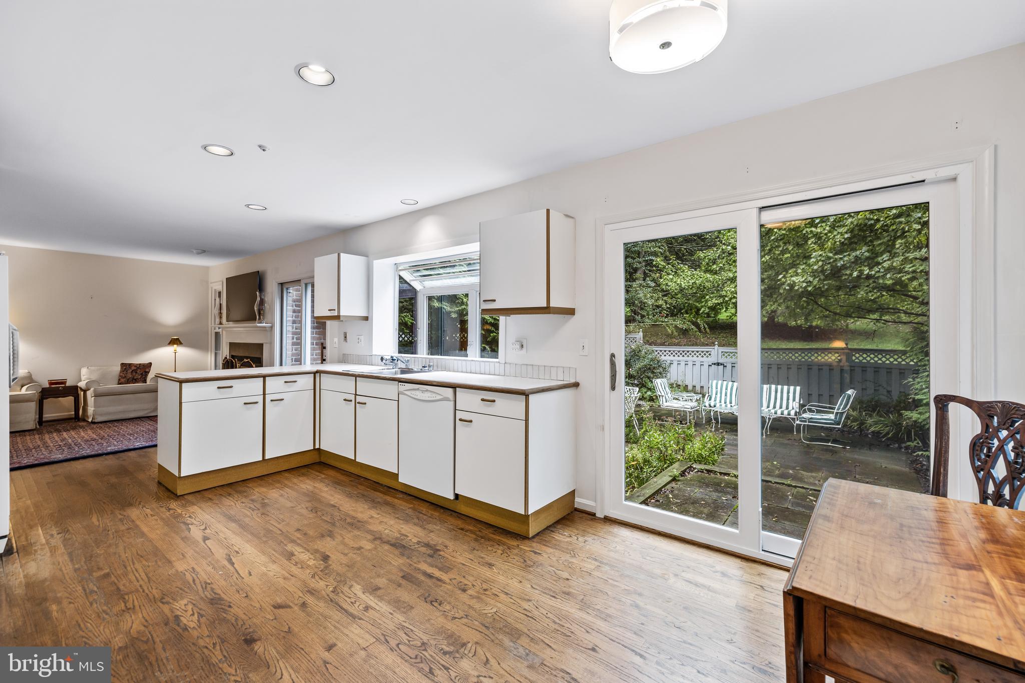 THE MEADOWS OF GREEN SPRING - Residential