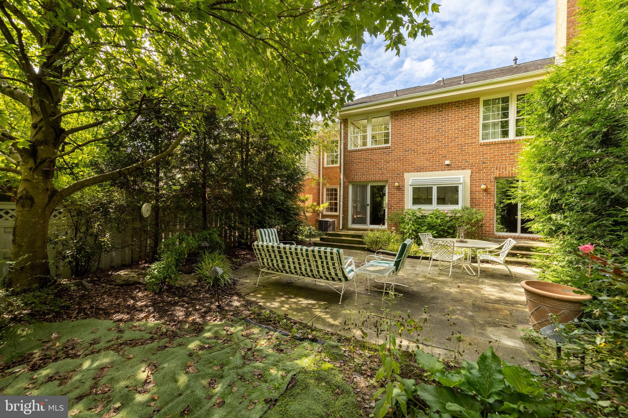 THE MEADOWS OF GREEN SPRING - Residential