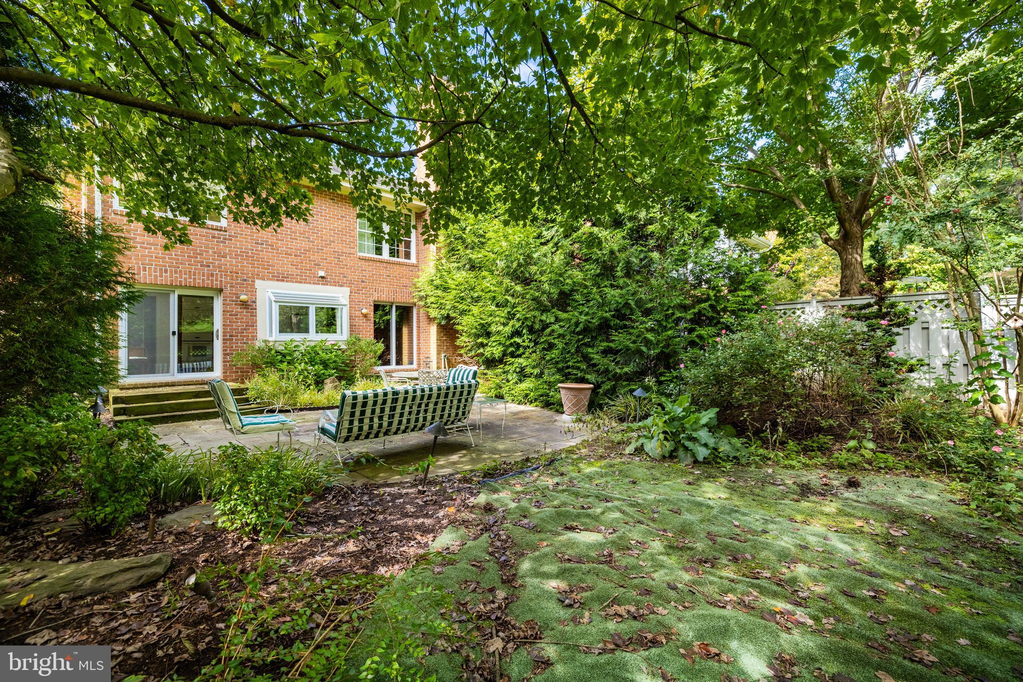 THE MEADOWS OF GREEN SPRING - Residential