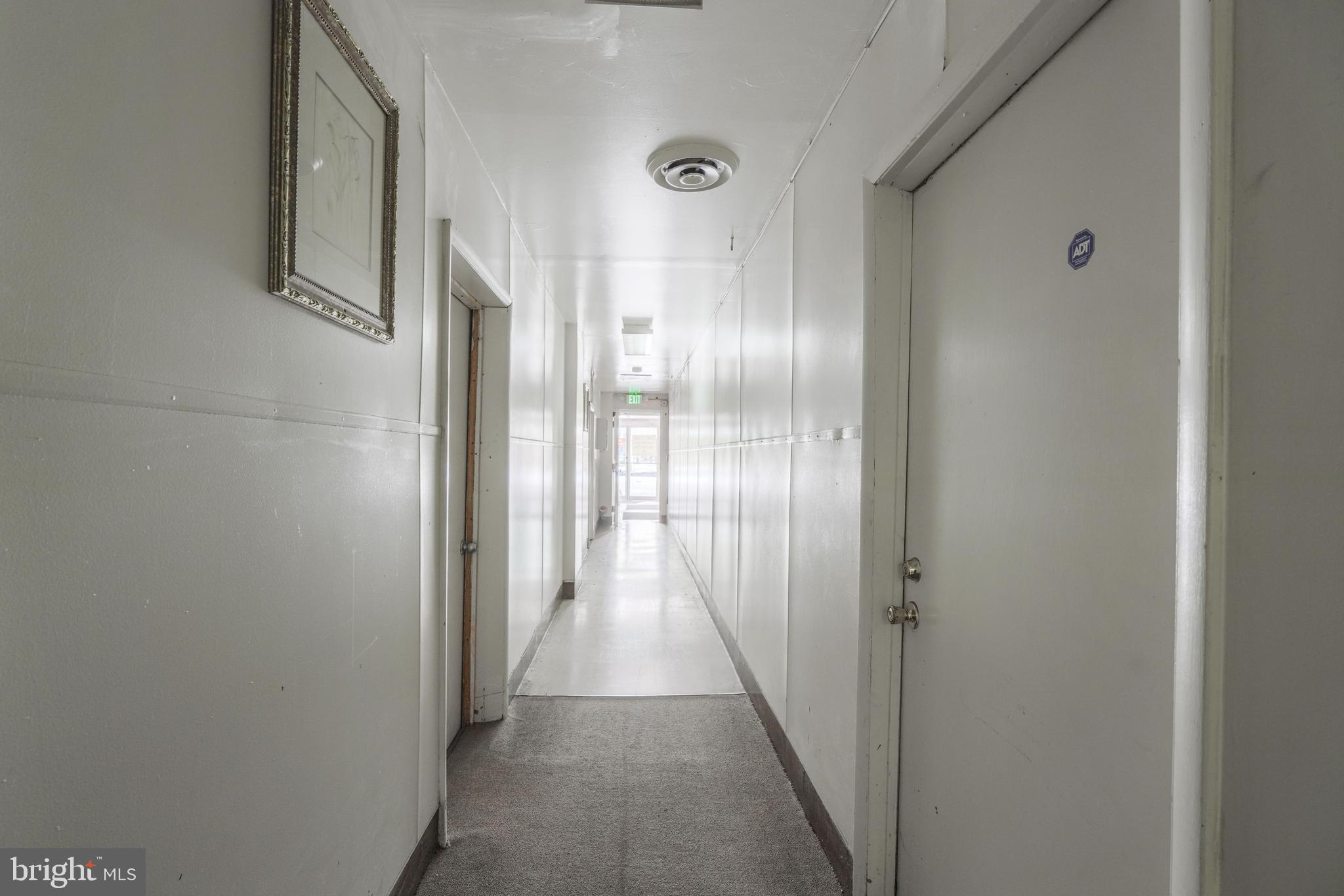 BELVEDERE SQUARE - Commercial Sale