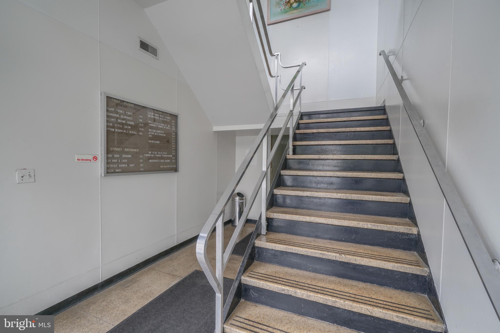 BELVEDERE SQUARE - Commercial Sale