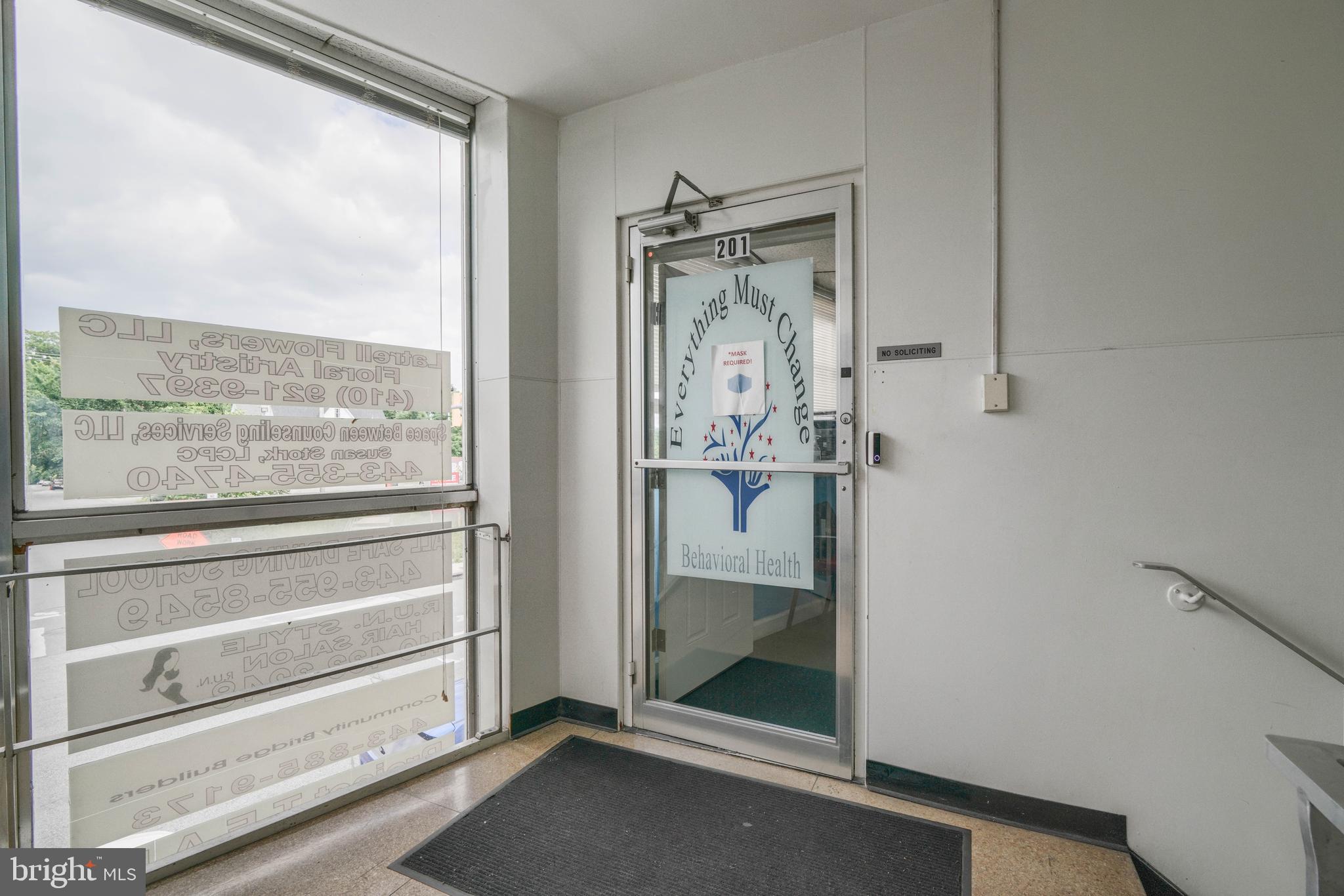 BELVEDERE SQUARE - Commercial Sale