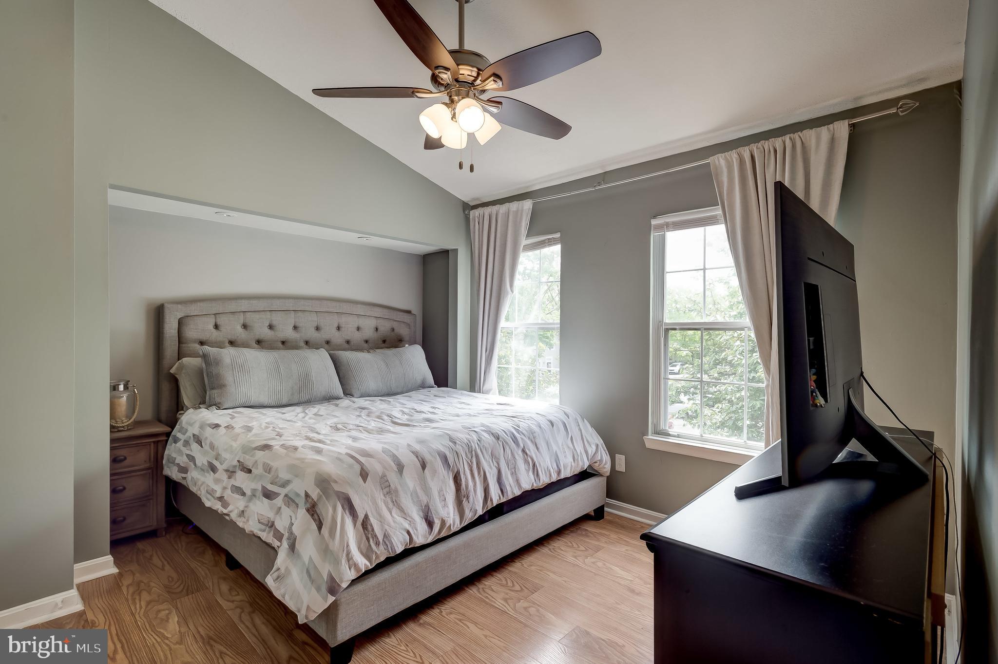 WHITE OAK - Residential