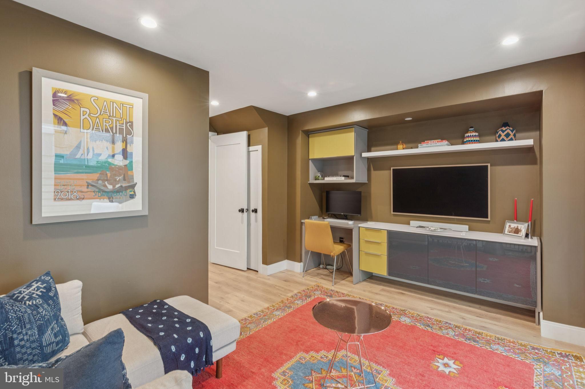 OLDE KENSINGTON - Residential