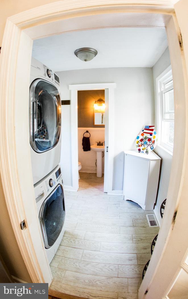 CENTREVILLE HEIGHTS - Residential