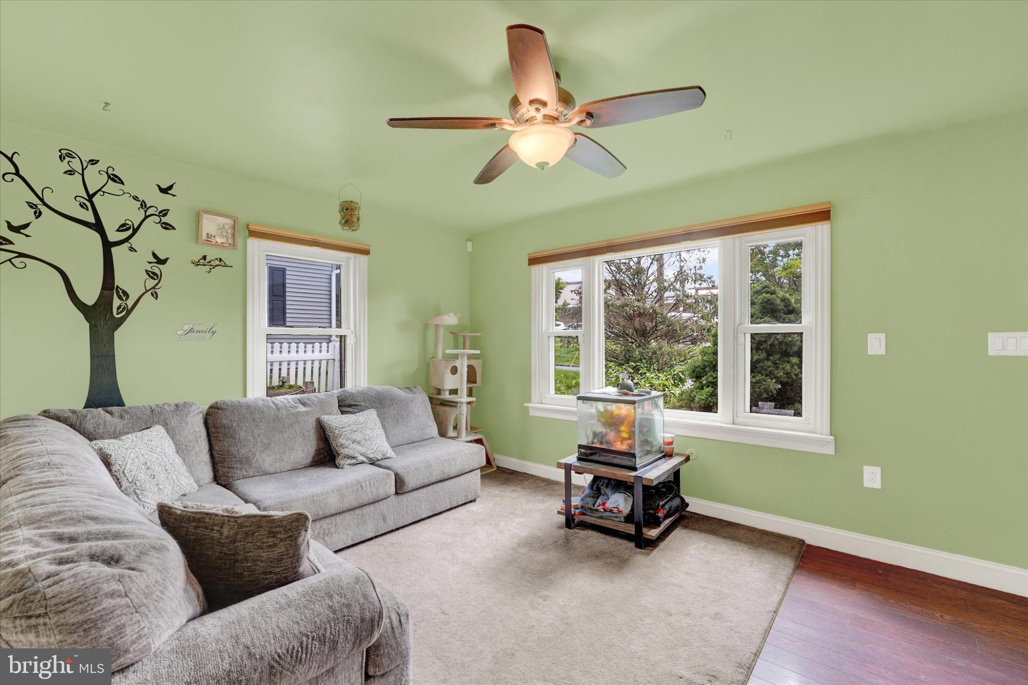 809 VAN REED ROAD